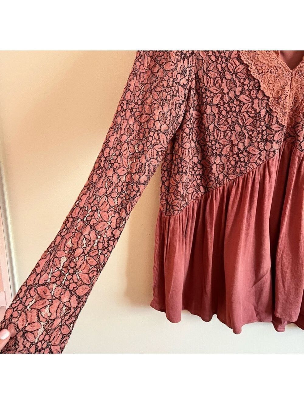 Wonderly Curvy 2X NWT Withered Rose Lace Peplum Boho Blouse Stardust Rayon - Picture 4 of 8